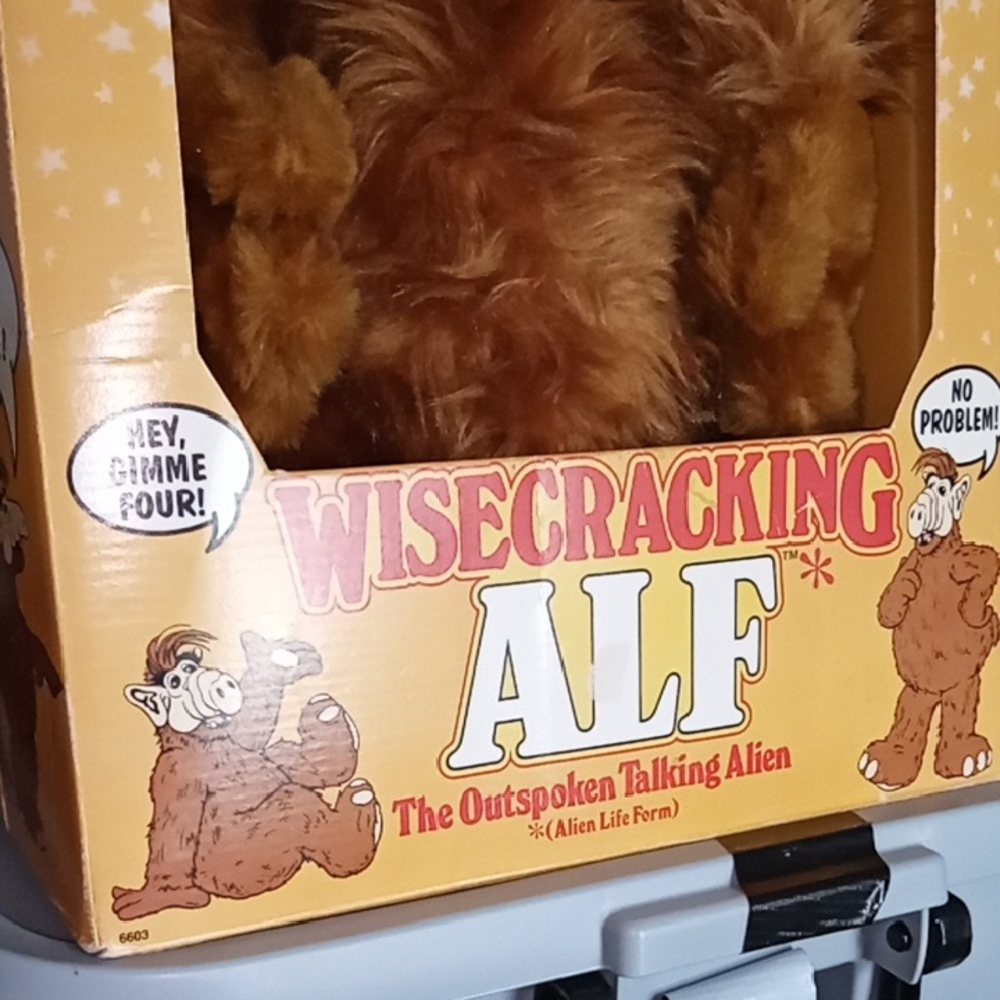 Vintage 1987 Wisecracking ALF Plush Toy - Picture 2 of 9